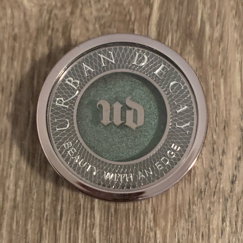 Urban Decay lounge single eyeshadow